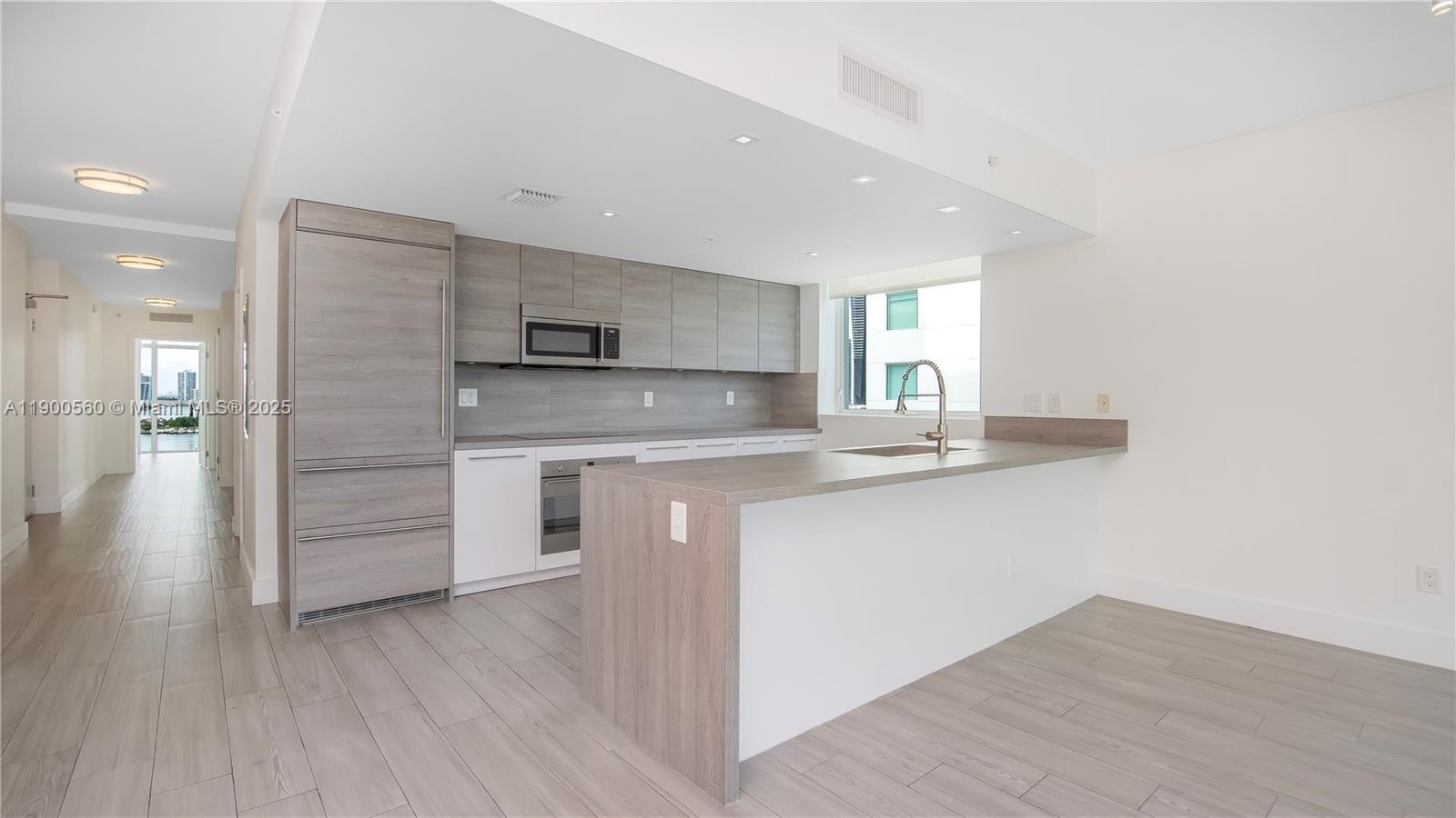 400 SUNNY ISLES CONDO WES - Residential Lease