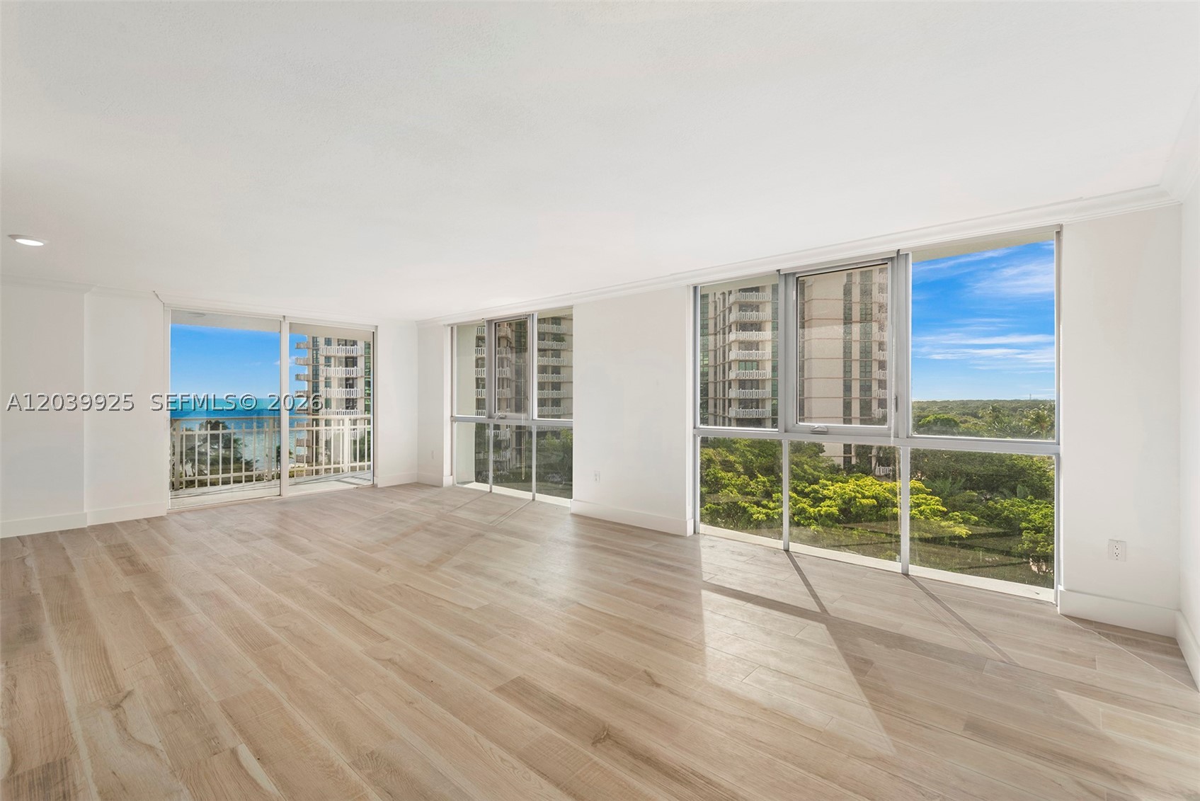 600 Grapetree Dr 7ES