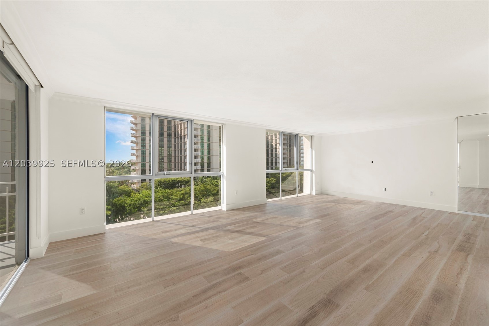 600 Grapetree Dr 7ES