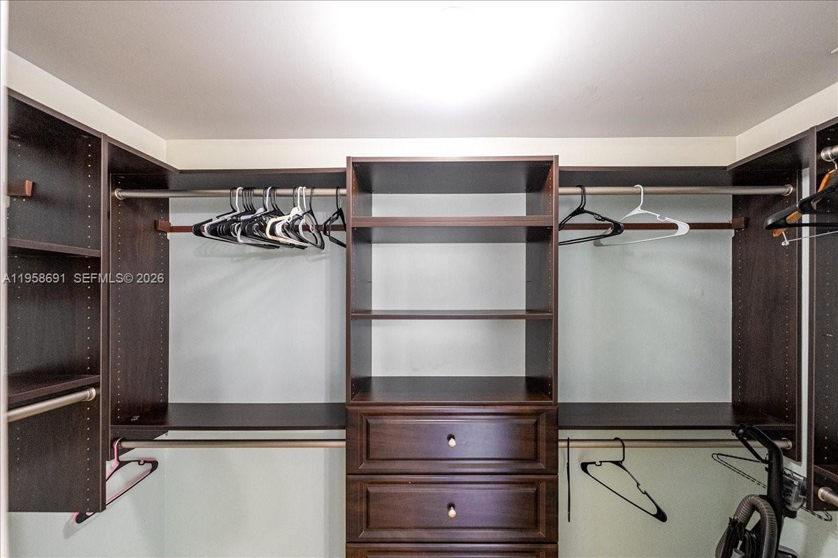 INDIALUCIE - Residential