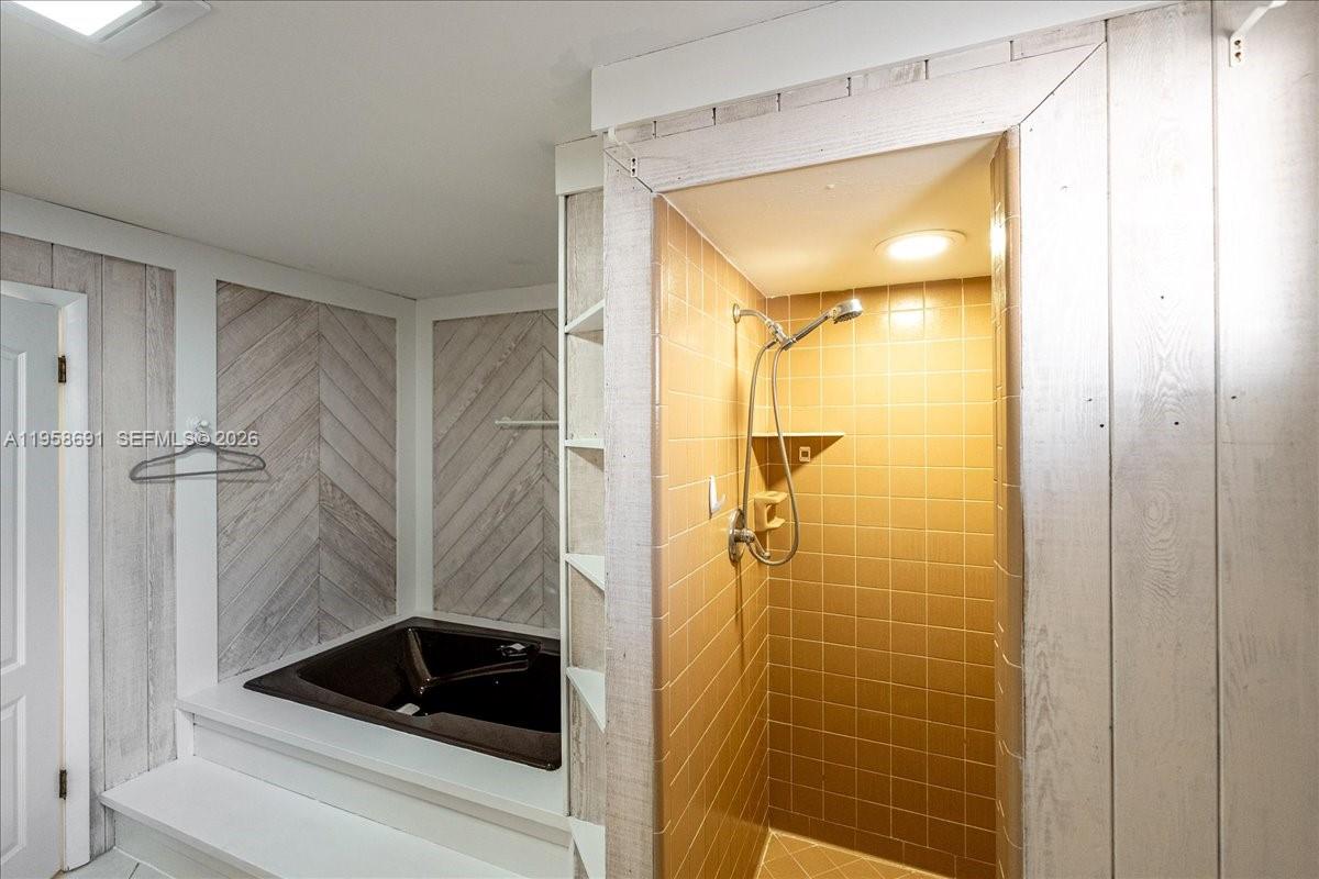 INDIALUCIE - Residential