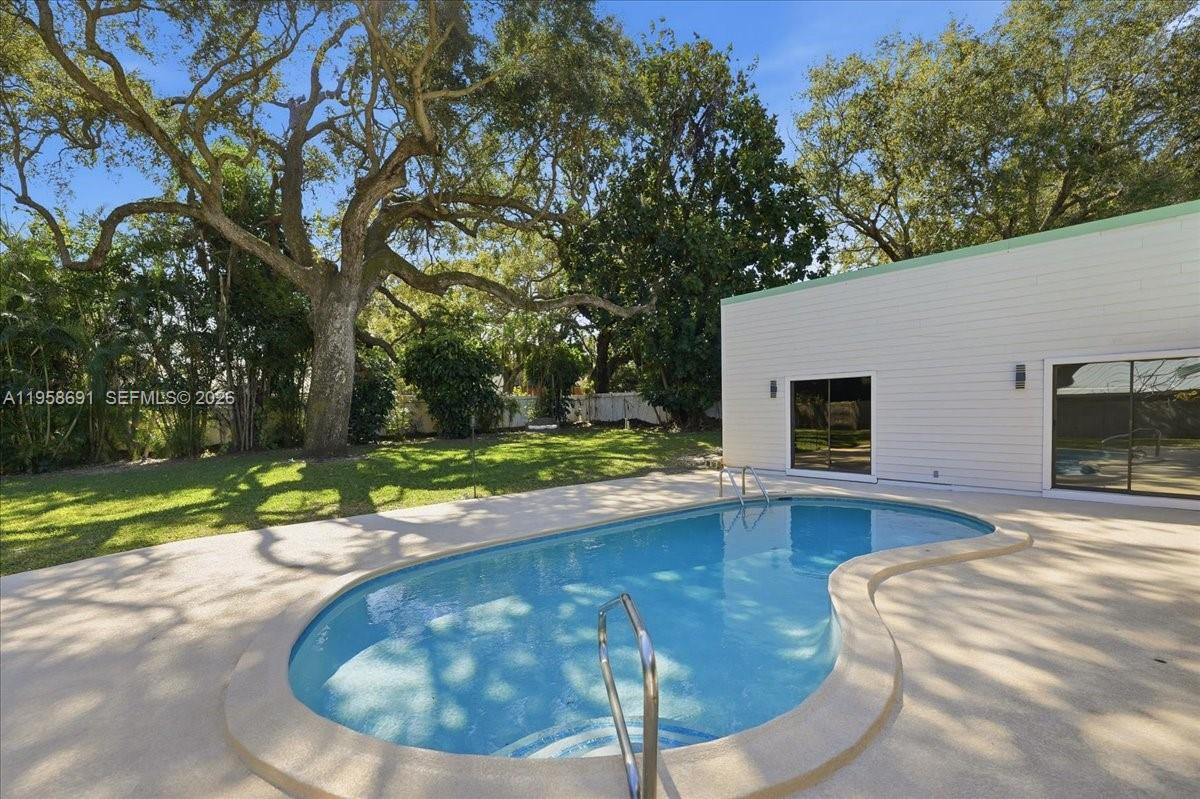 INDIALUCIE - Residential