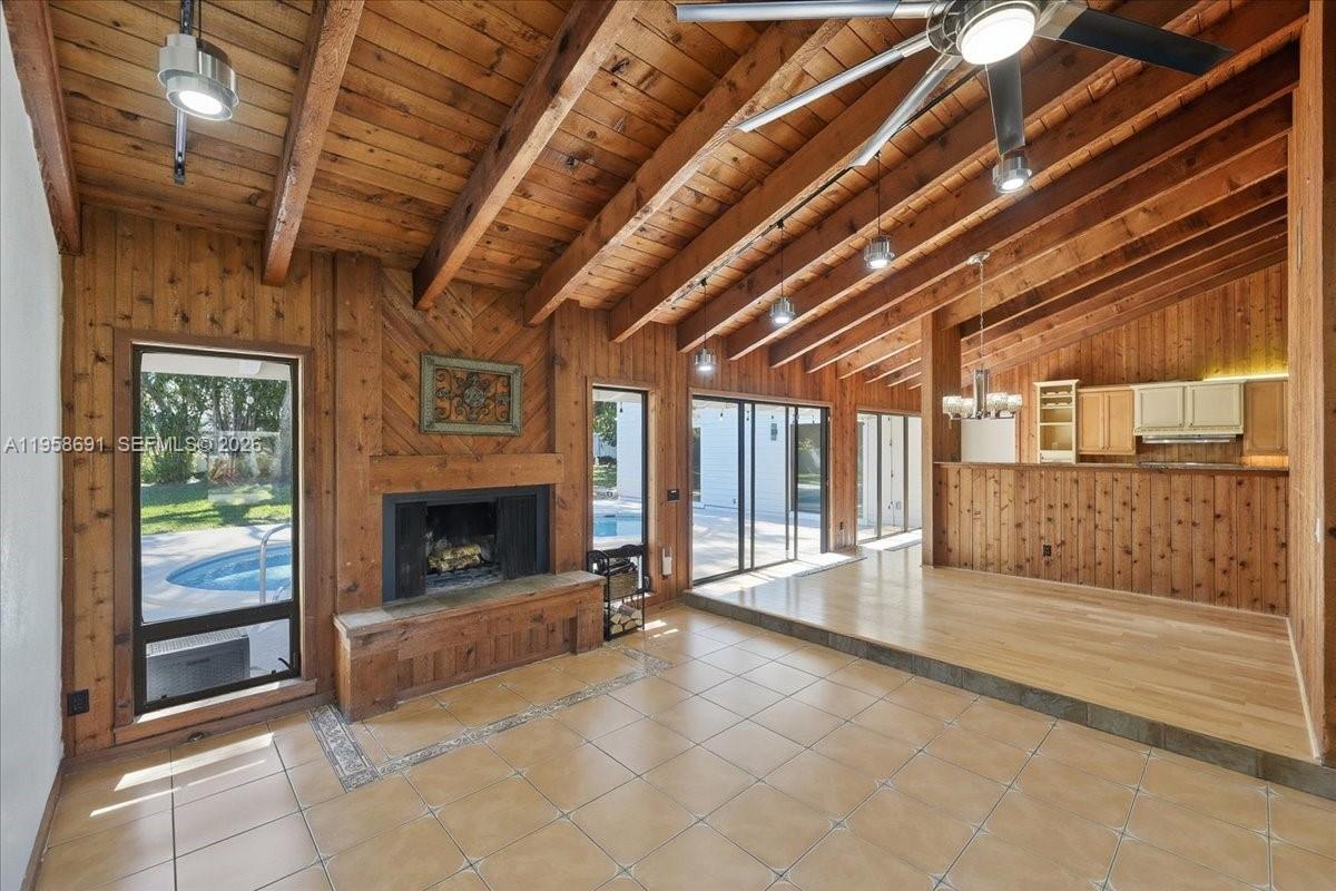 INDIALUCIE - Residential