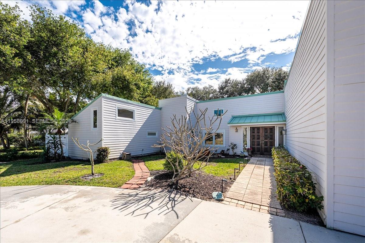 INDIALUCIE - Residential