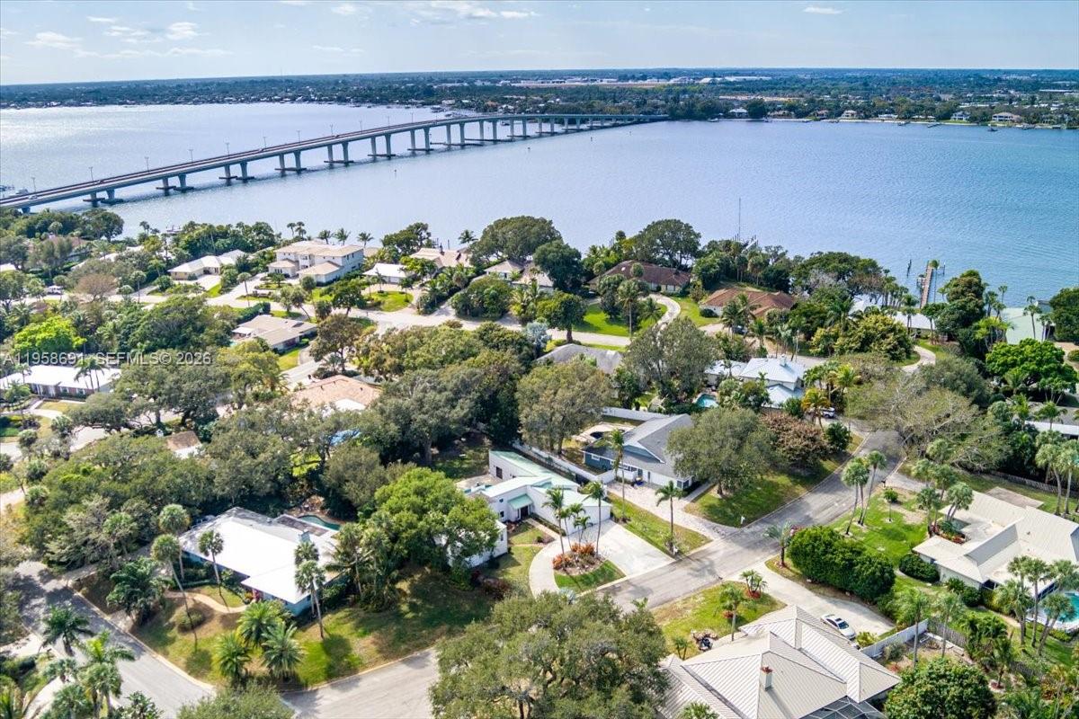 INDIALUCIE - Residential