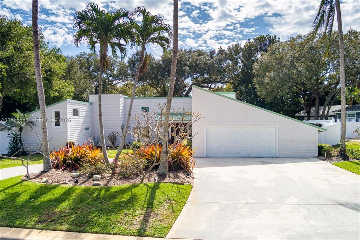 INDIALUCIE - Residential