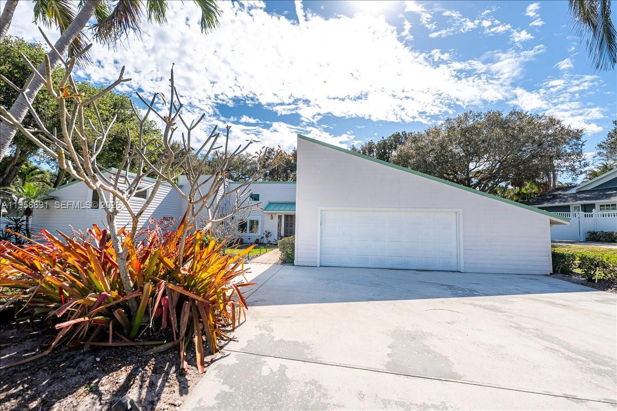 INDIALUCIE - Residential