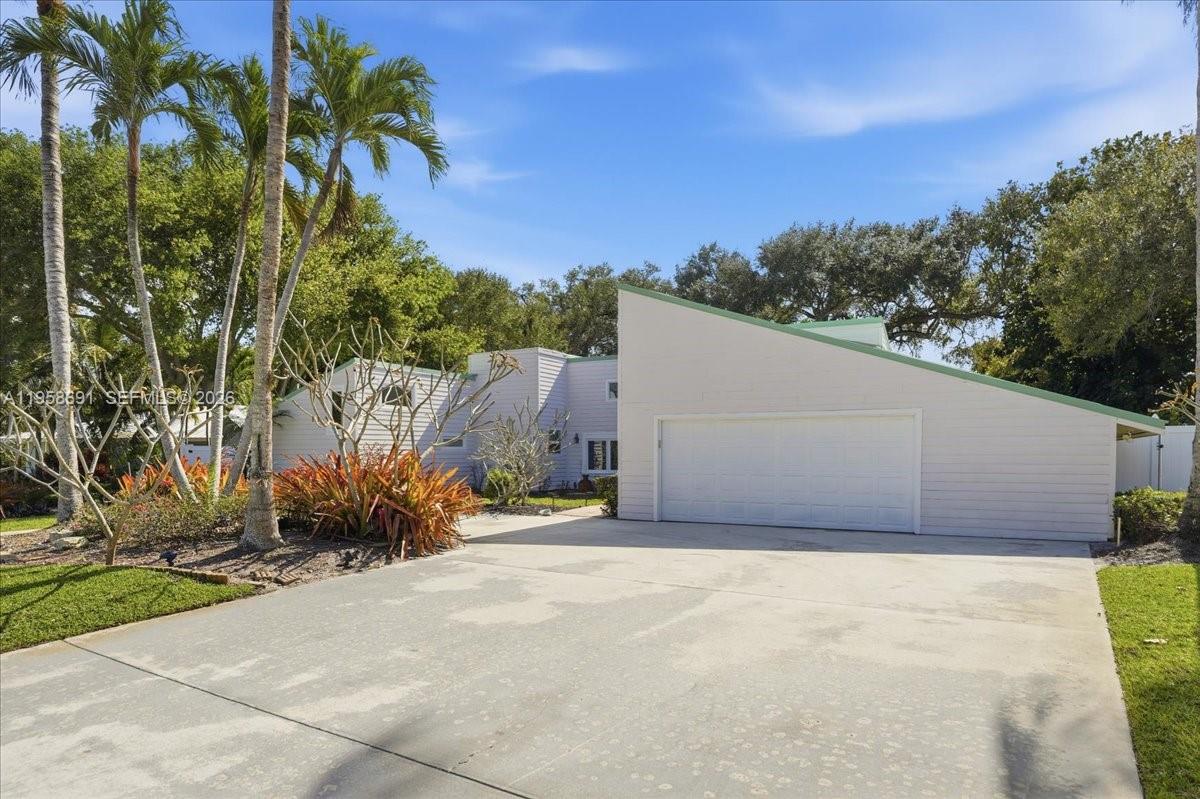 INDIALUCIE - Residential