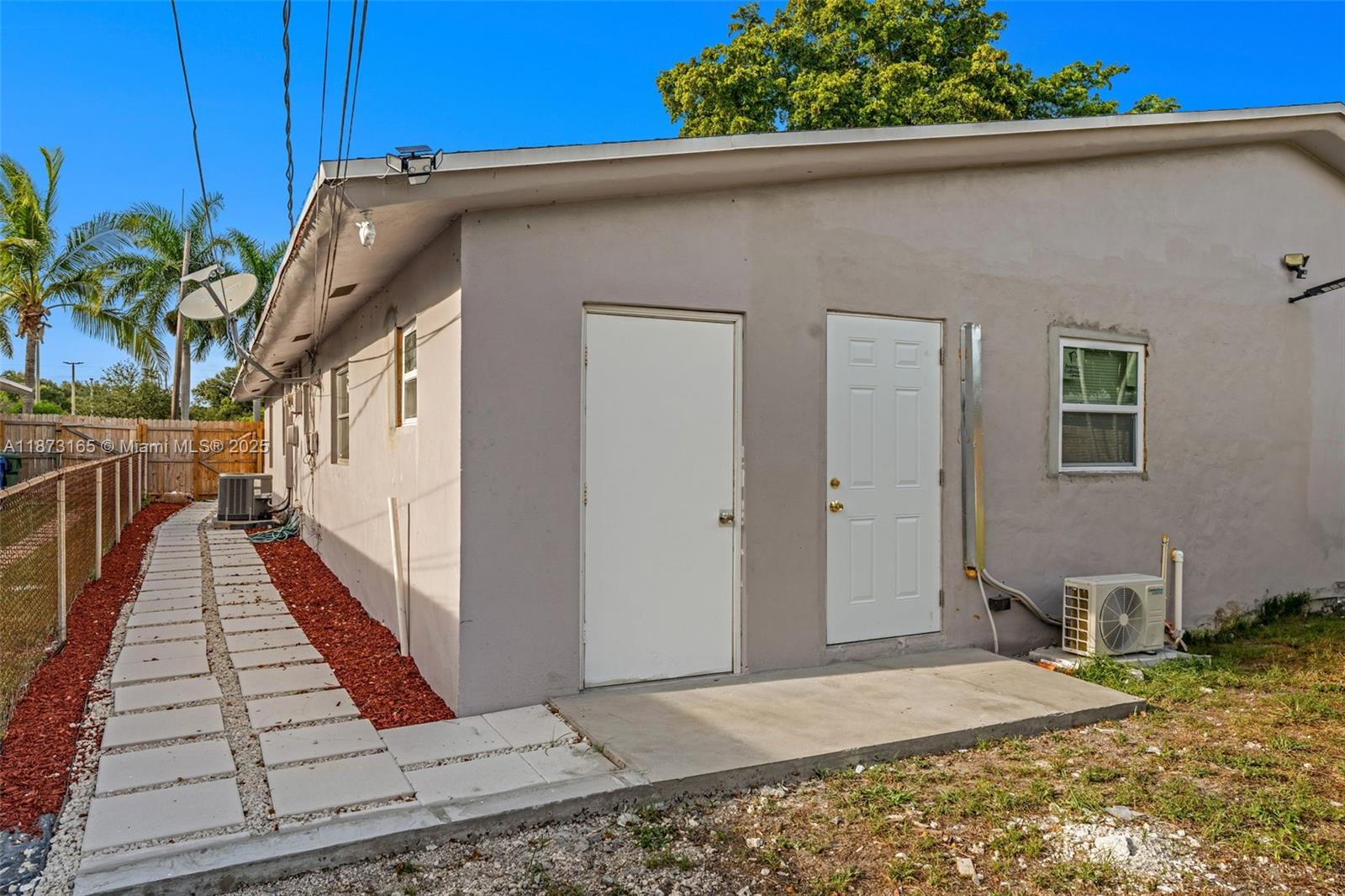 ISLAND VIEW - Residential Lease