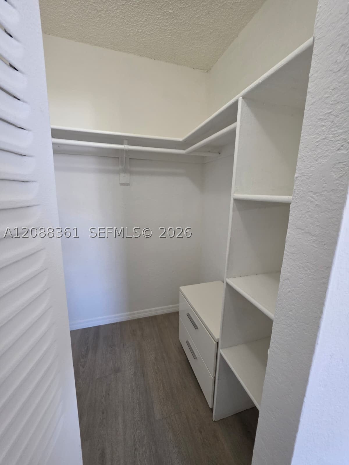 4550 NW 9th St 605E