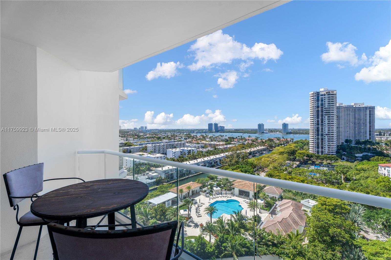 2600 ISL BLVD WILLIAMS IS - Residential