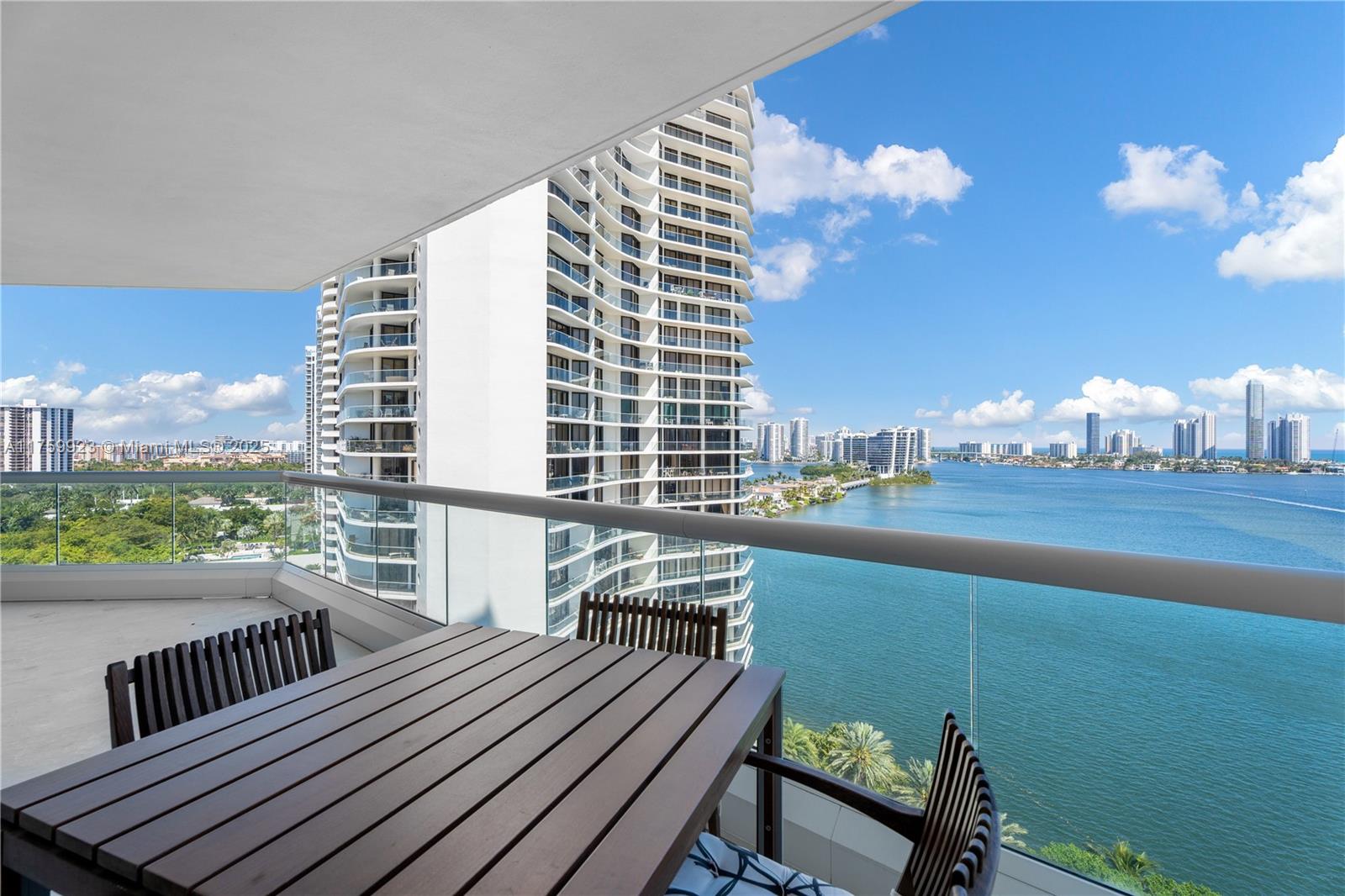 2600 ISL BLVD WILLIAMS IS - Residential