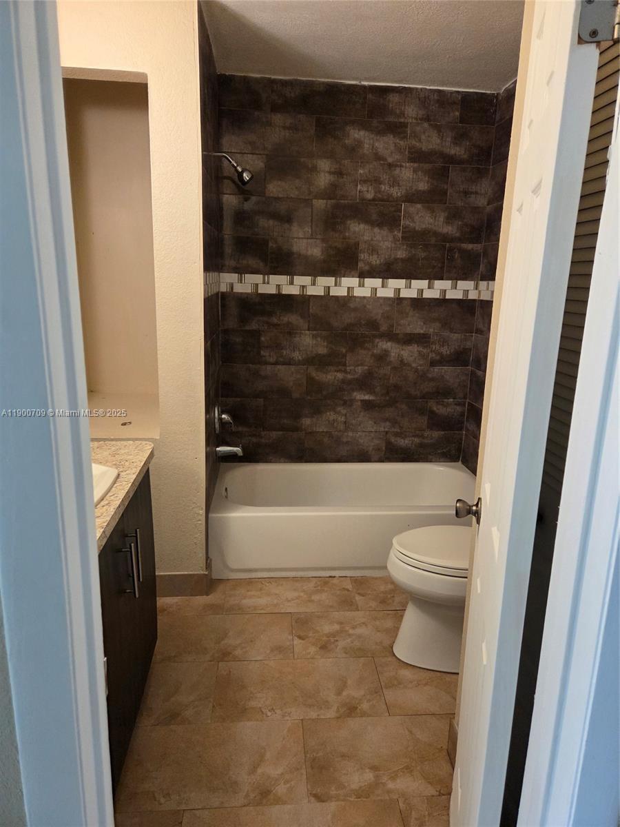 TOWNHOUSE OF JACARANDA - Residential Lease