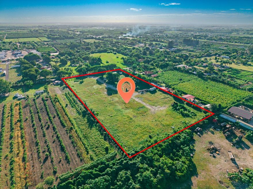 4.8-acre vacant lot in the Redlands! Zoned agricultural, offering endless possibilities. The property includes well water, electricity, and is fully fenced.