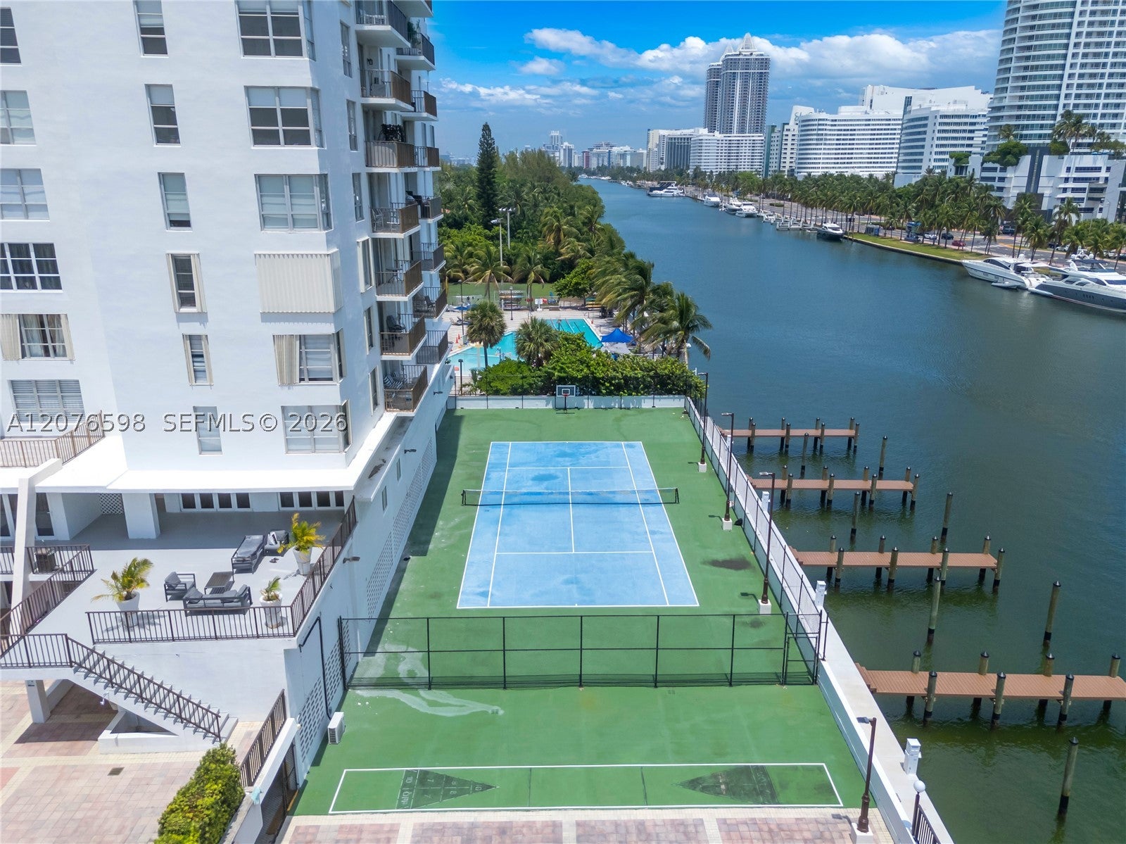 4101 Pine Tree Dr 1105, Miami Beach FL 33140