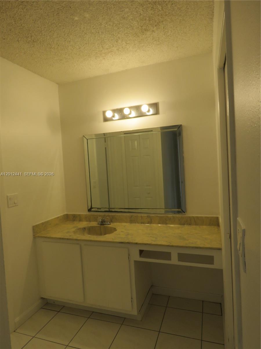 RACQUET CLUB APARTMENTS A - Residential