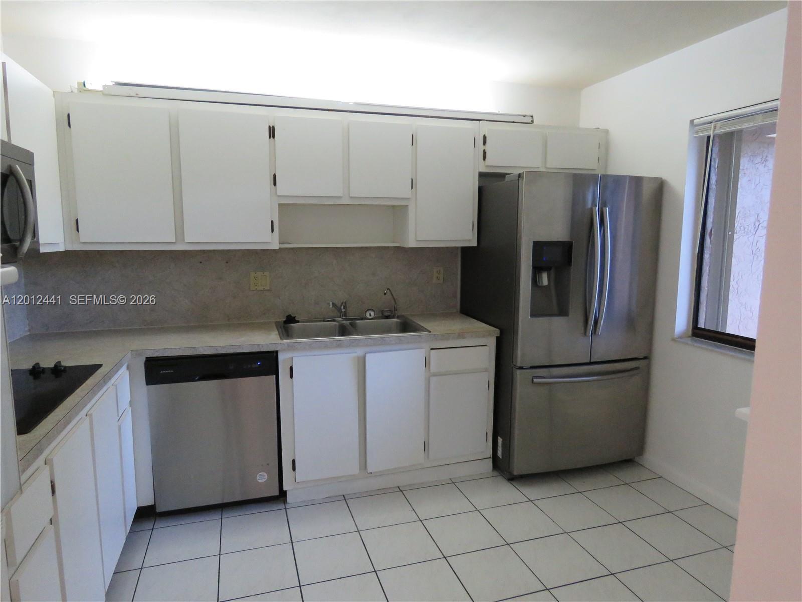 RACQUET CLUB APARTMENTS A - Residential