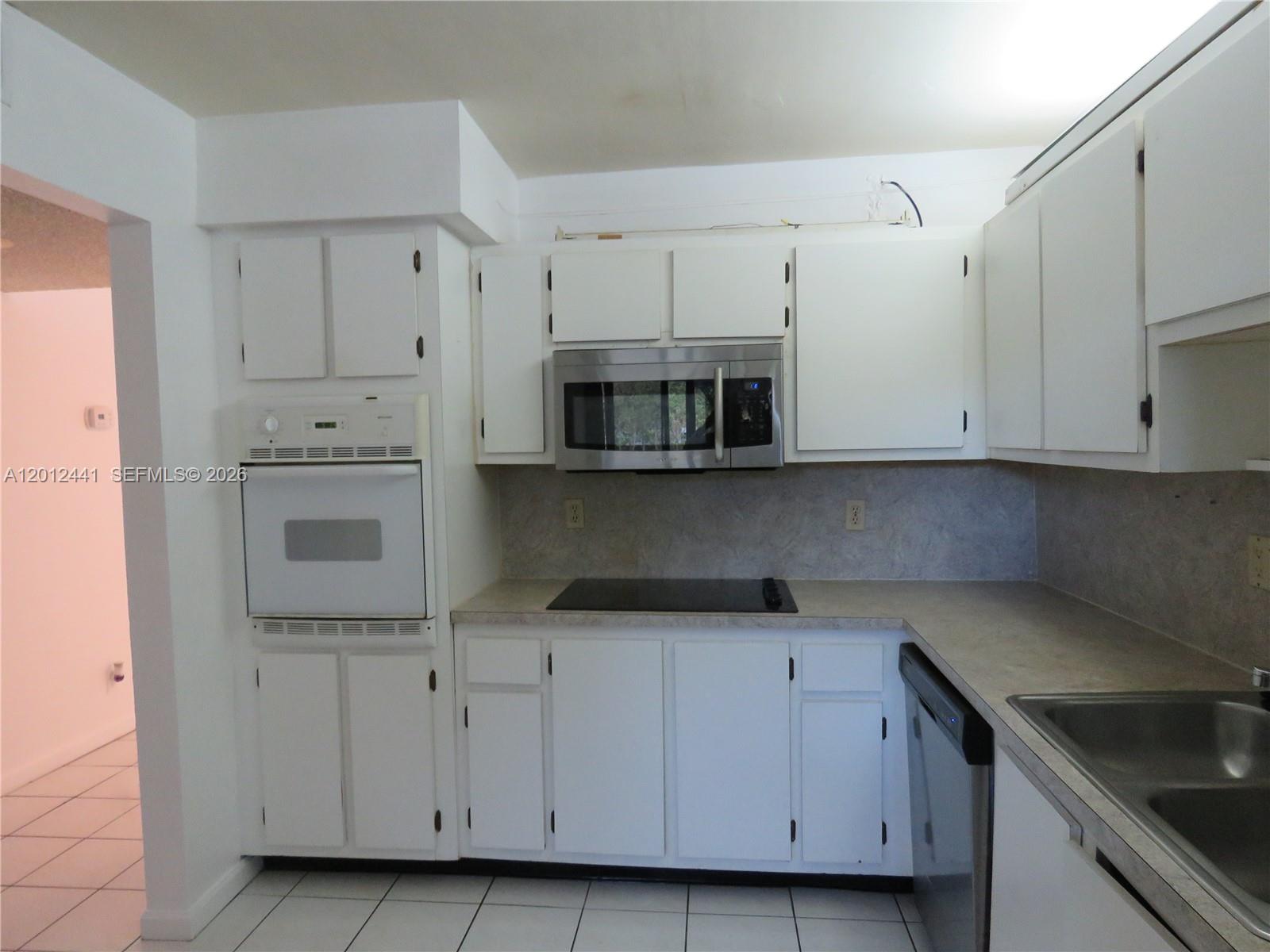 RACQUET CLUB APARTMENTS A - Residential
