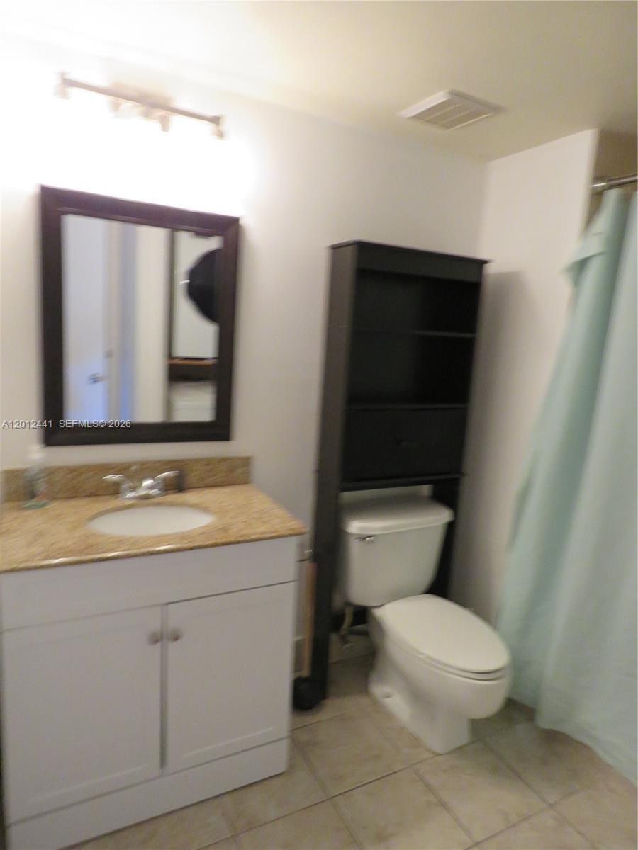 RACQUET CLUB APARTMENTS A - Residential