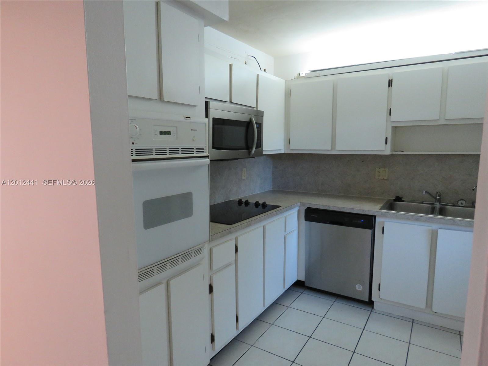 RACQUET CLUB APARTMENTS A - Residential