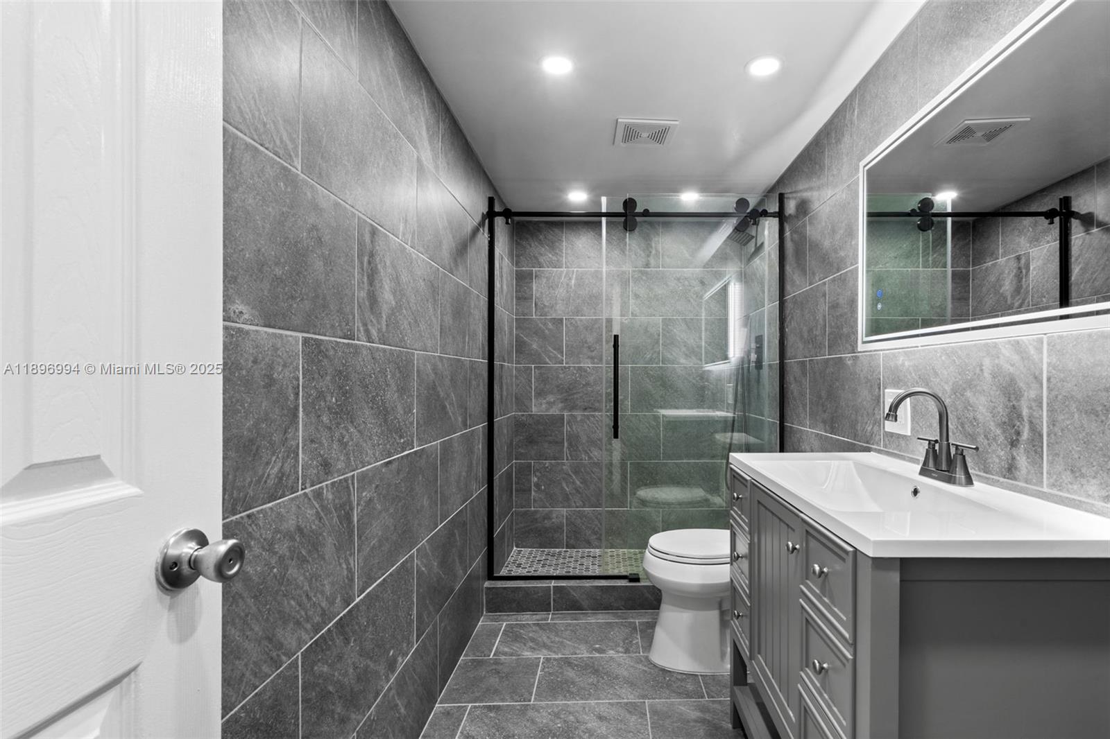 OCEAN VIEW TOWERS CONDO - Residential Lease