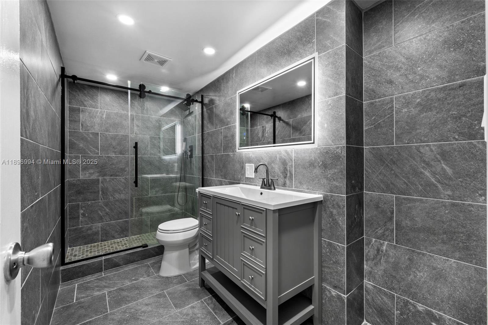 OCEAN VIEW TOWERS CONDO - Residential Lease