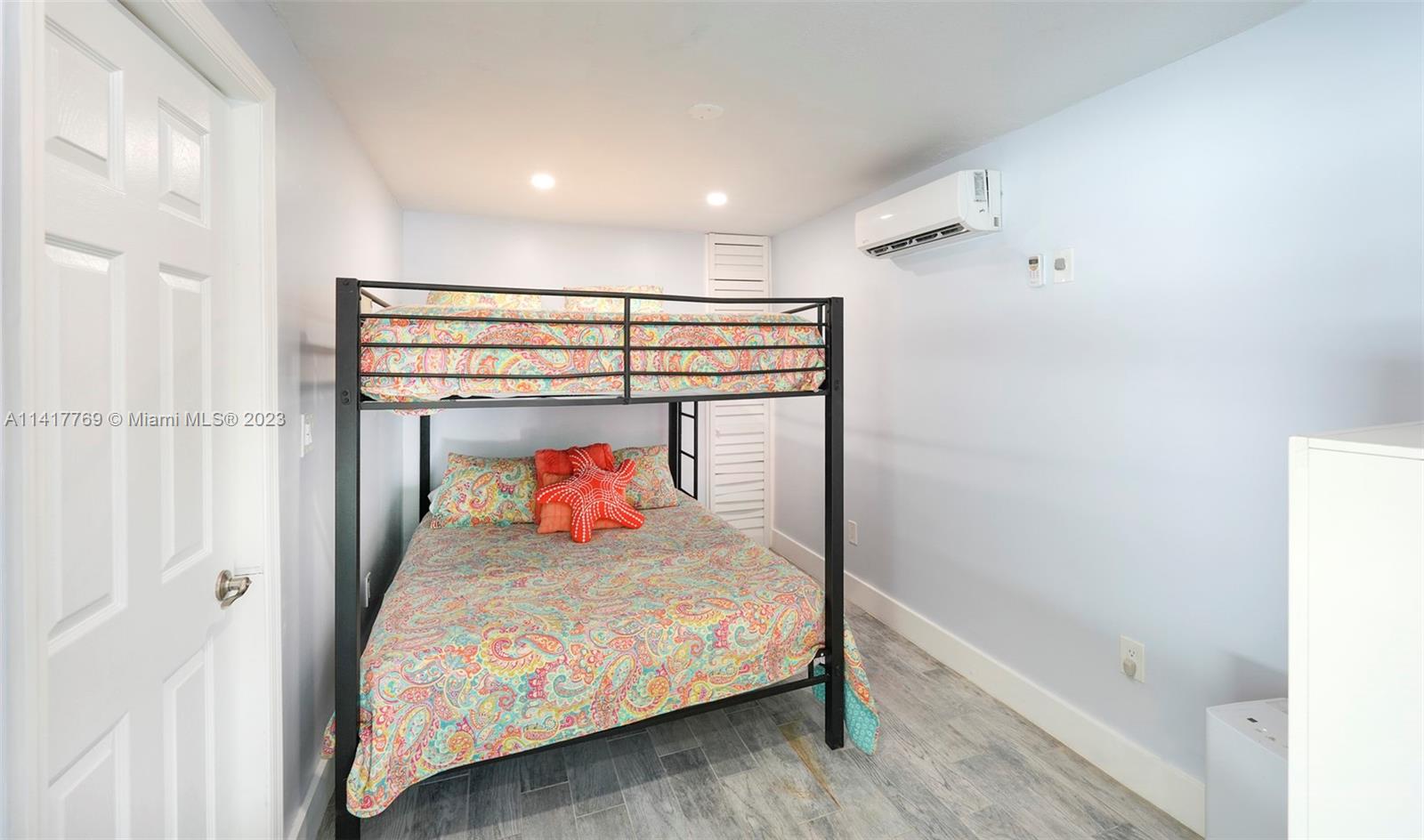 MATE OCEAN BAY SUBD SEC 1 - Residential