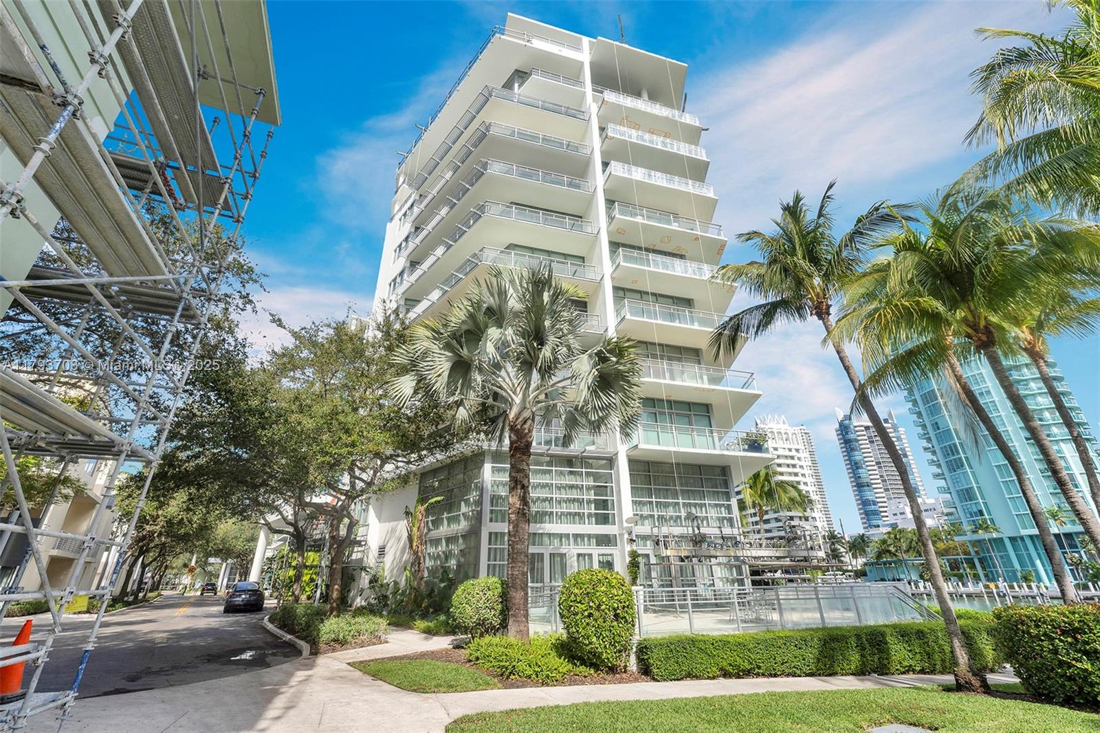 6101 Aqua Ave 103