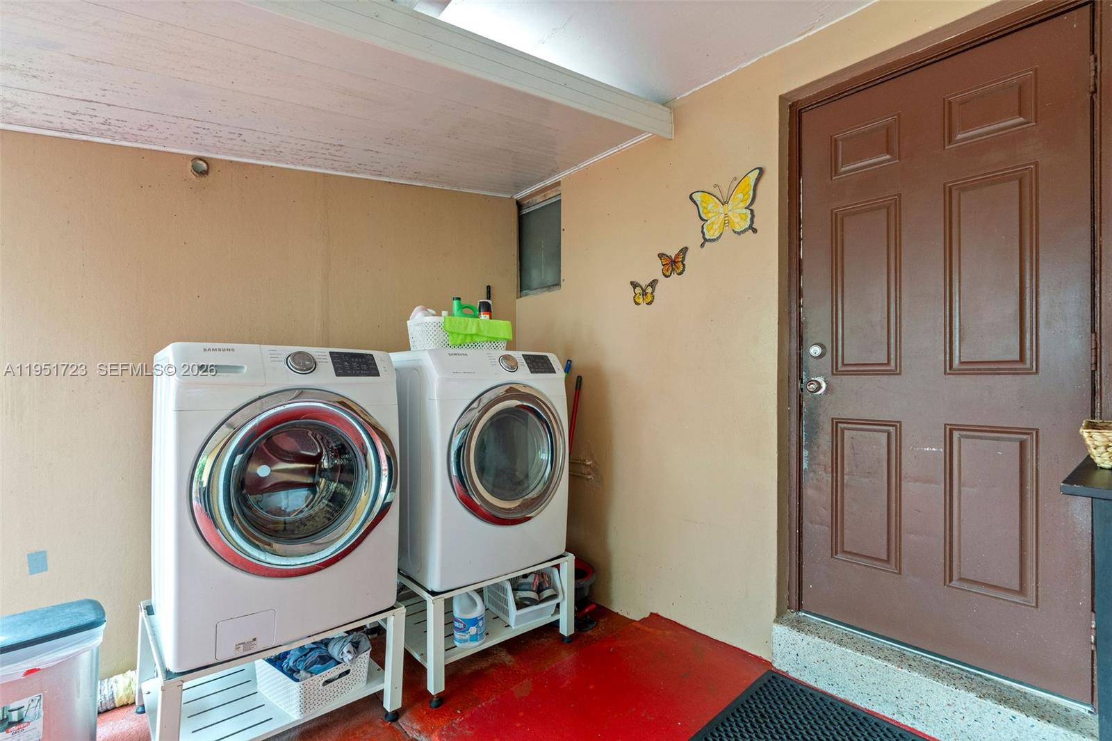 HAPPY FARMS ACRES 2 - Residential Income