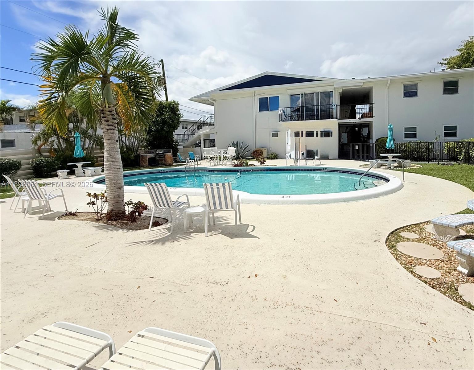 SUBURBANITE SQUARE I CO-O - Residential