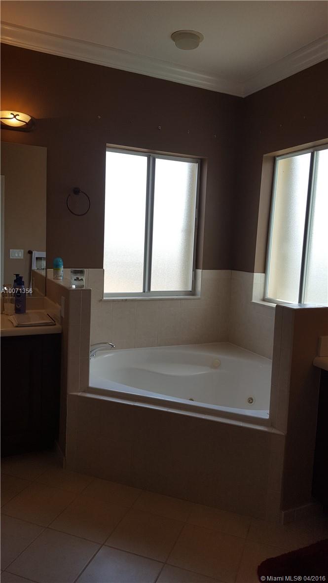 A B At Tamiami Trail Ph 0 - Residential