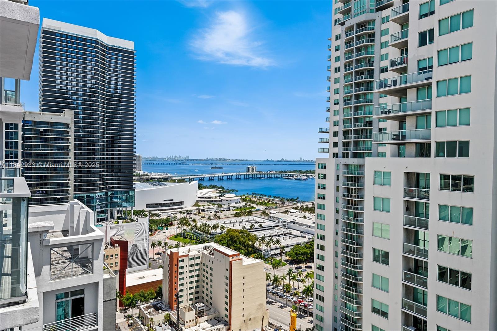 Newly built YOTELPad Miami in the heart of downtown, one block from Bayfront Park and directly across from the First Street Metromover station. A brand NEW TURNKEY FULLY FURNISHED residence with spacious kitchen Smeg appliances, in-unit washer and dryer and a secure storage unit. Amenities include: rooftop residence Lounge, Pool and poolside bar, gym by Homage Fitness, and a restaurant, Mazeh, and many spaces to relax, play and socialize. Minutes from Miami International Airport, and immediately adjacent to neighborhoods like Wynwood and Brickell, your home is truly at the center of it all.