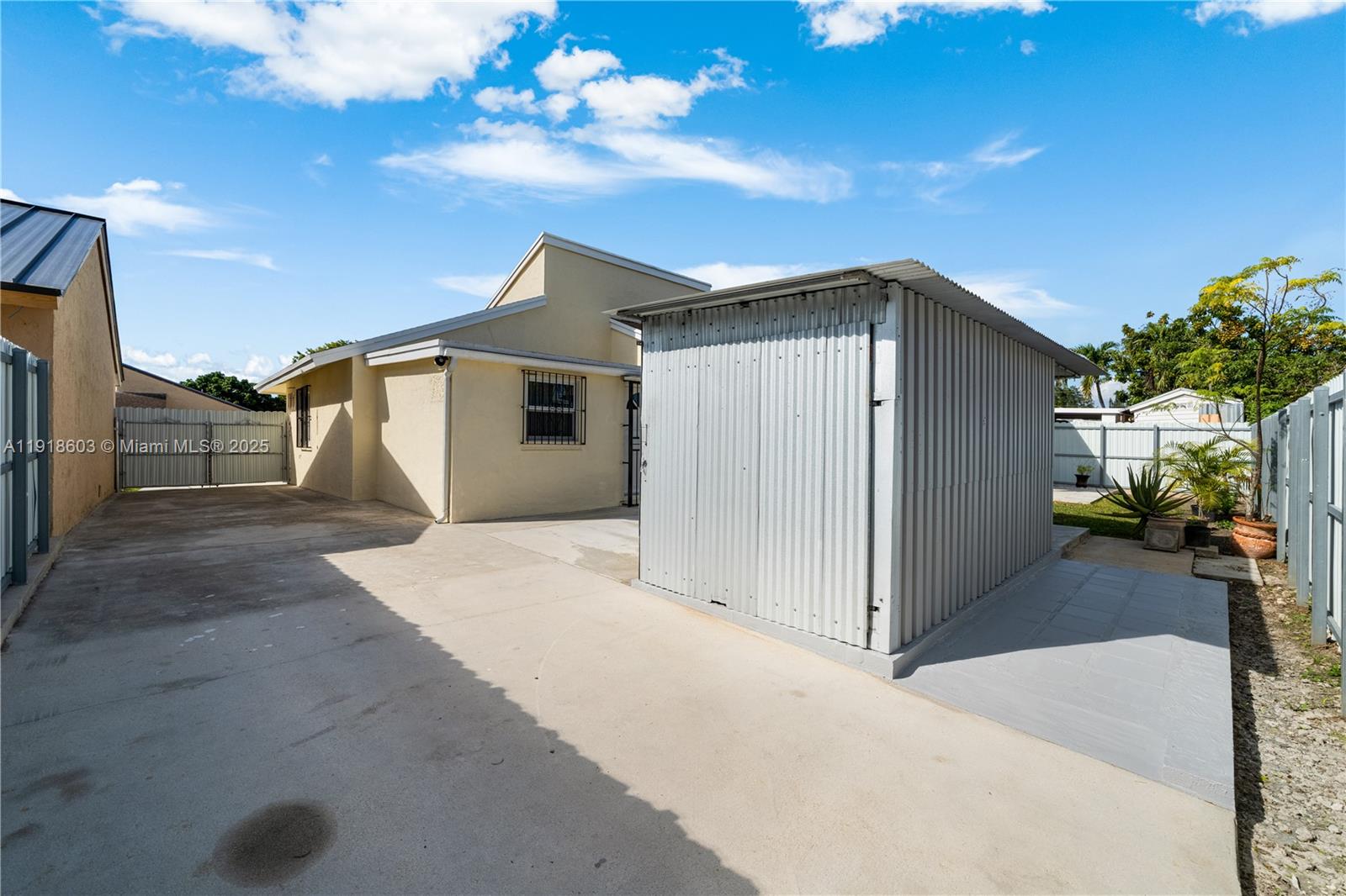 OAK PARK ESTATES SEC 1 - Residential