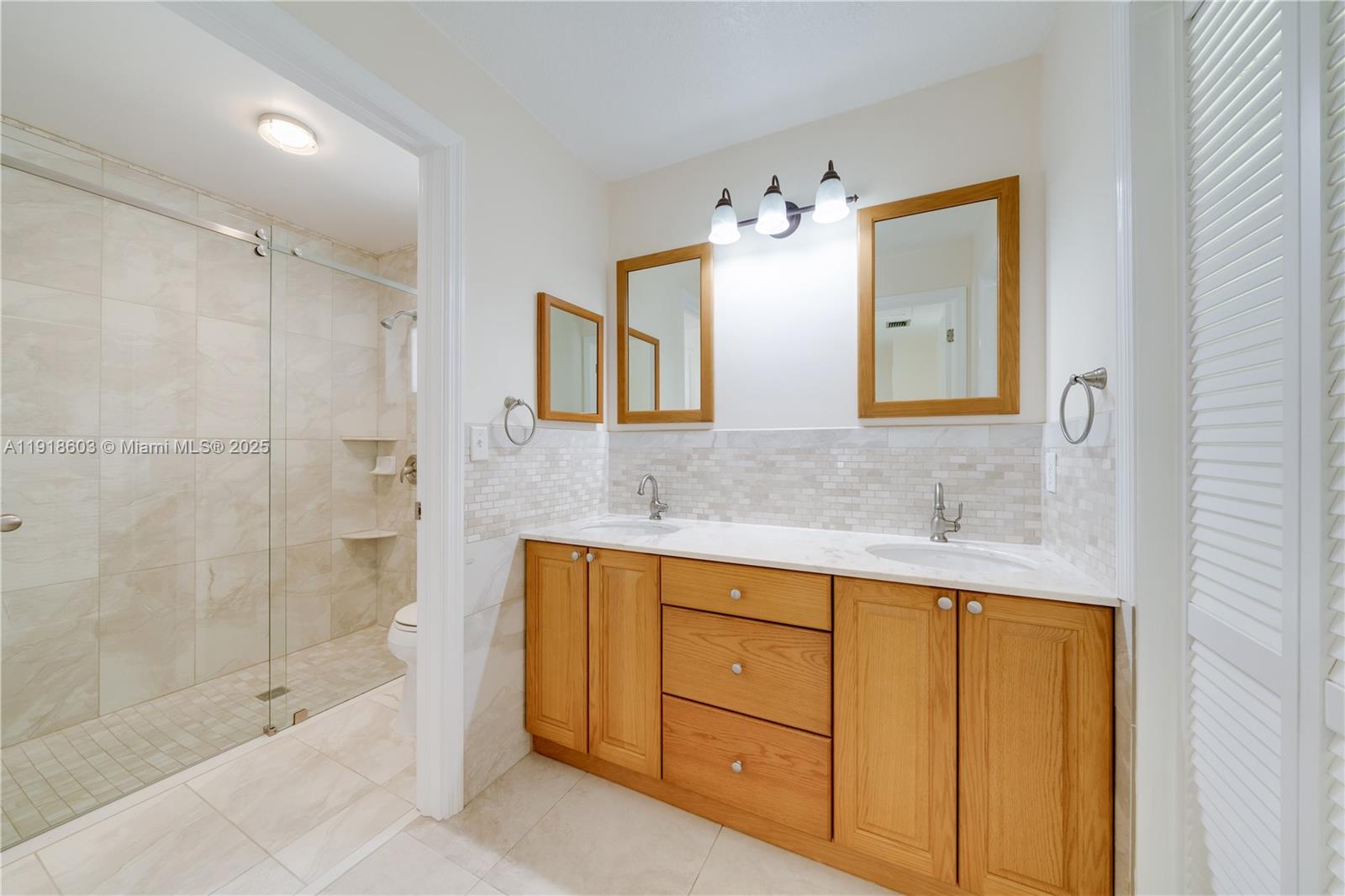 OAK PARK ESTATES SEC 1 - Residential