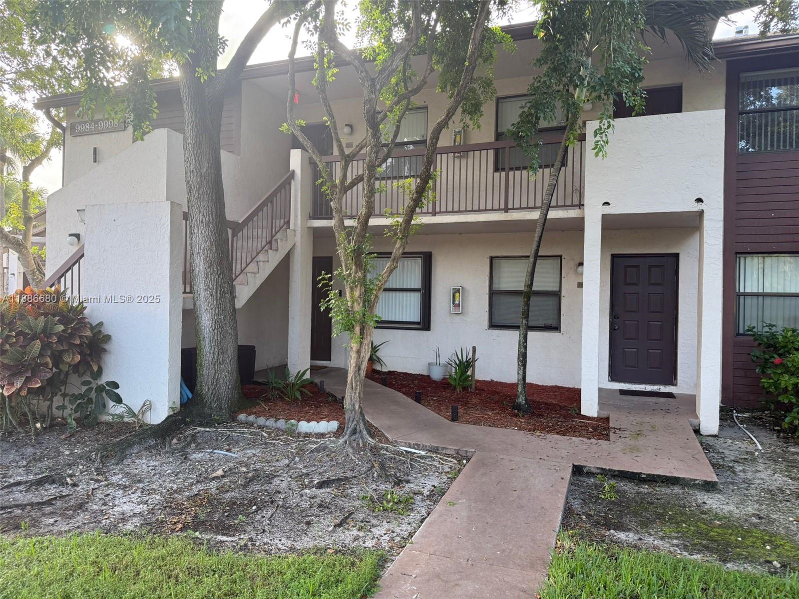 WELLEBY SHORES CONDOMINIU - Residential Lease