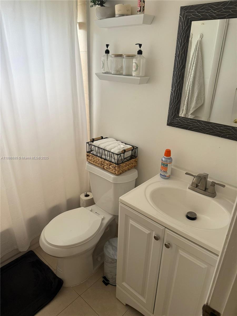 WELLEBY SHORES CONDOMINIU - Residential Lease