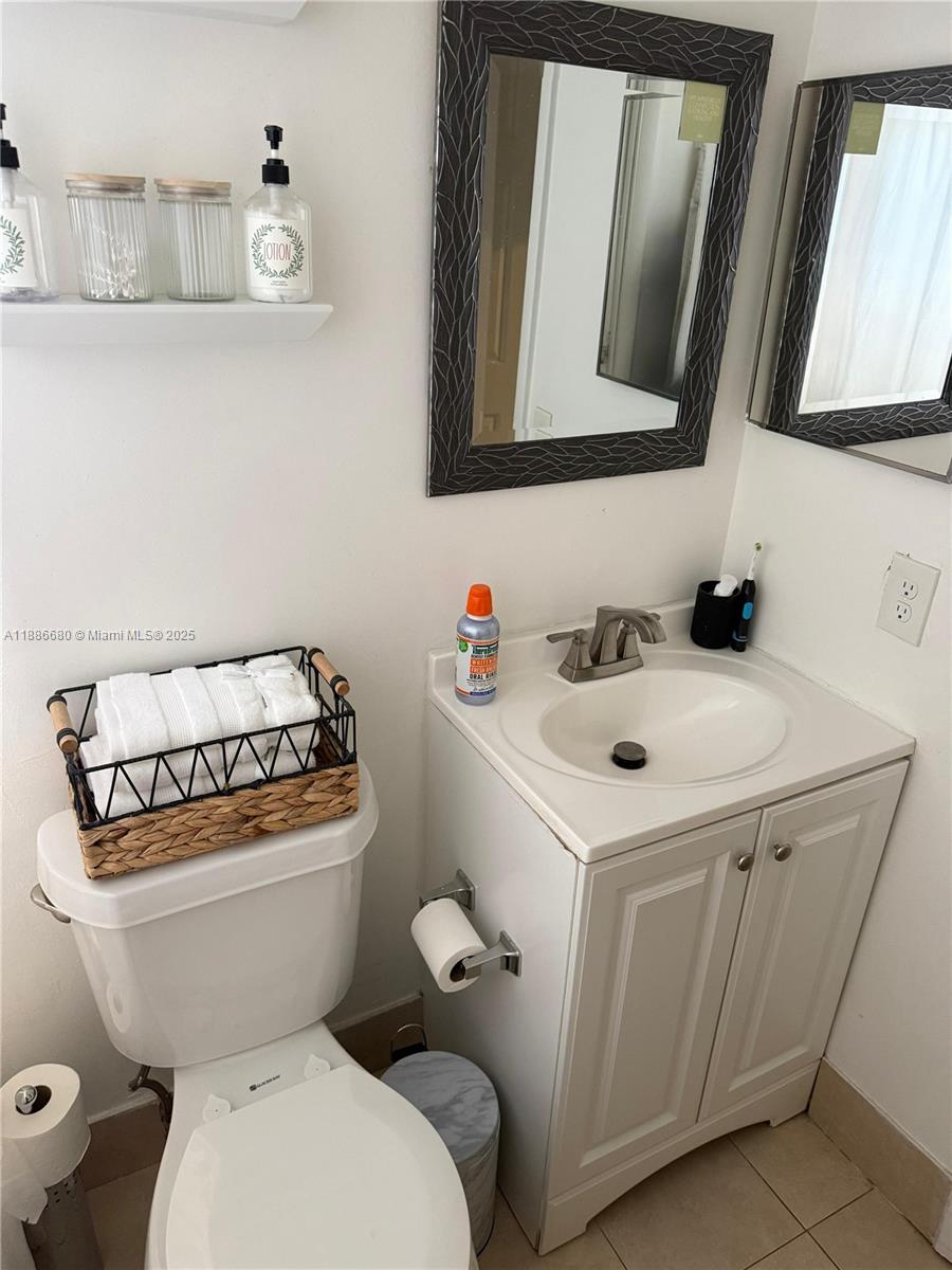 WELLEBY SHORES CONDOMINIU - Residential Lease