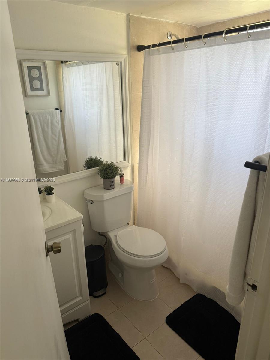 WELLEBY SHORES CONDOMINIU - Residential Lease