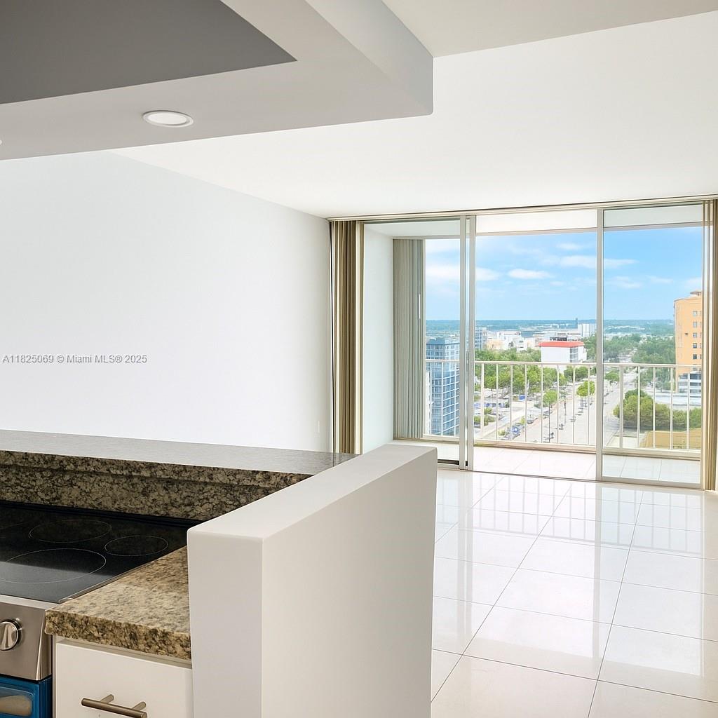 KENNEDY HOUSE CONDO - Residential