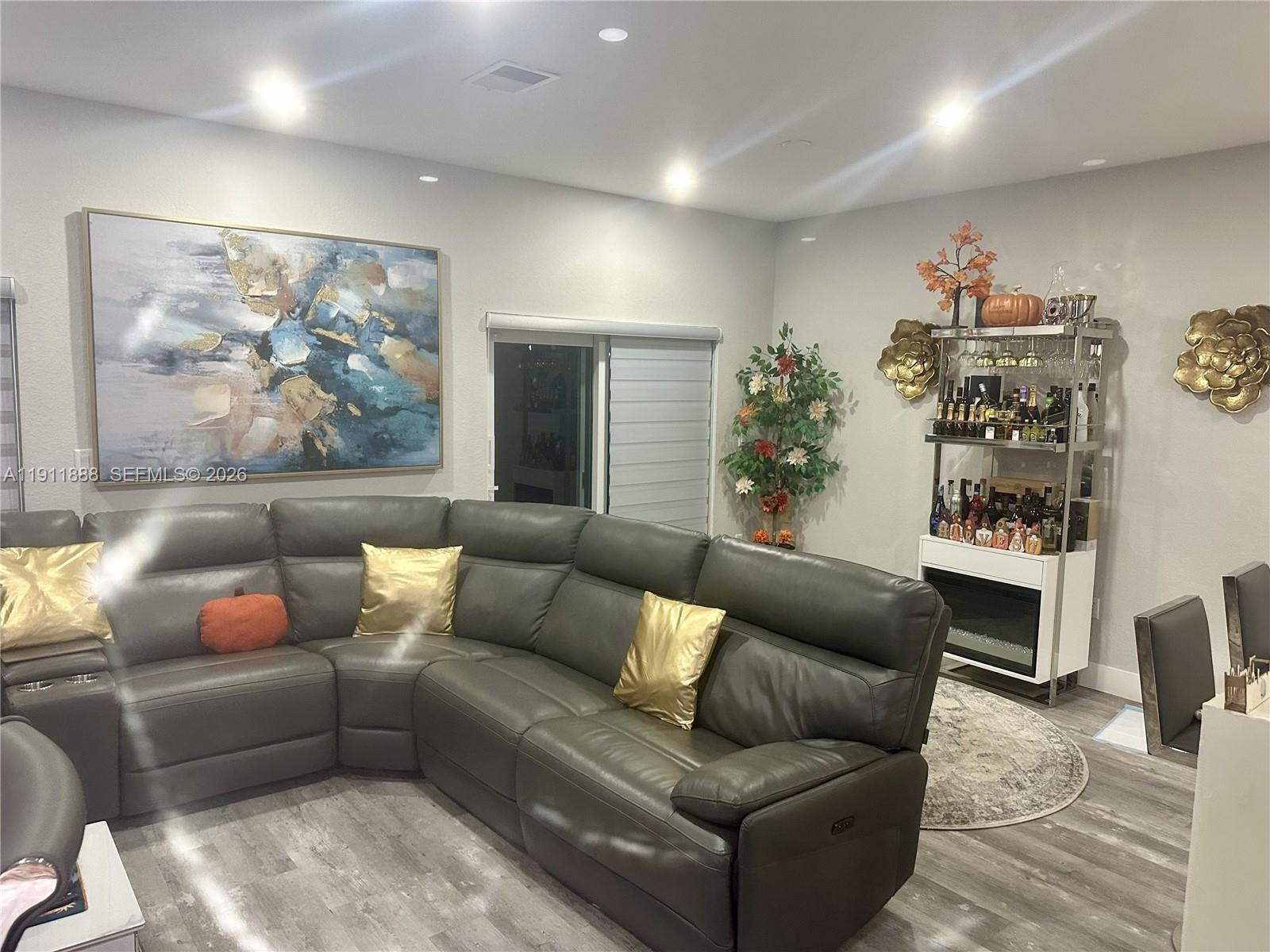 BELLAGIO AT VIZCAYA - Residential Lease