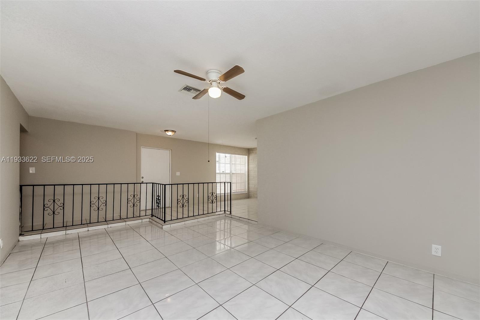 HOLIDAY VILLAGE SEC TWO - Residential Lease