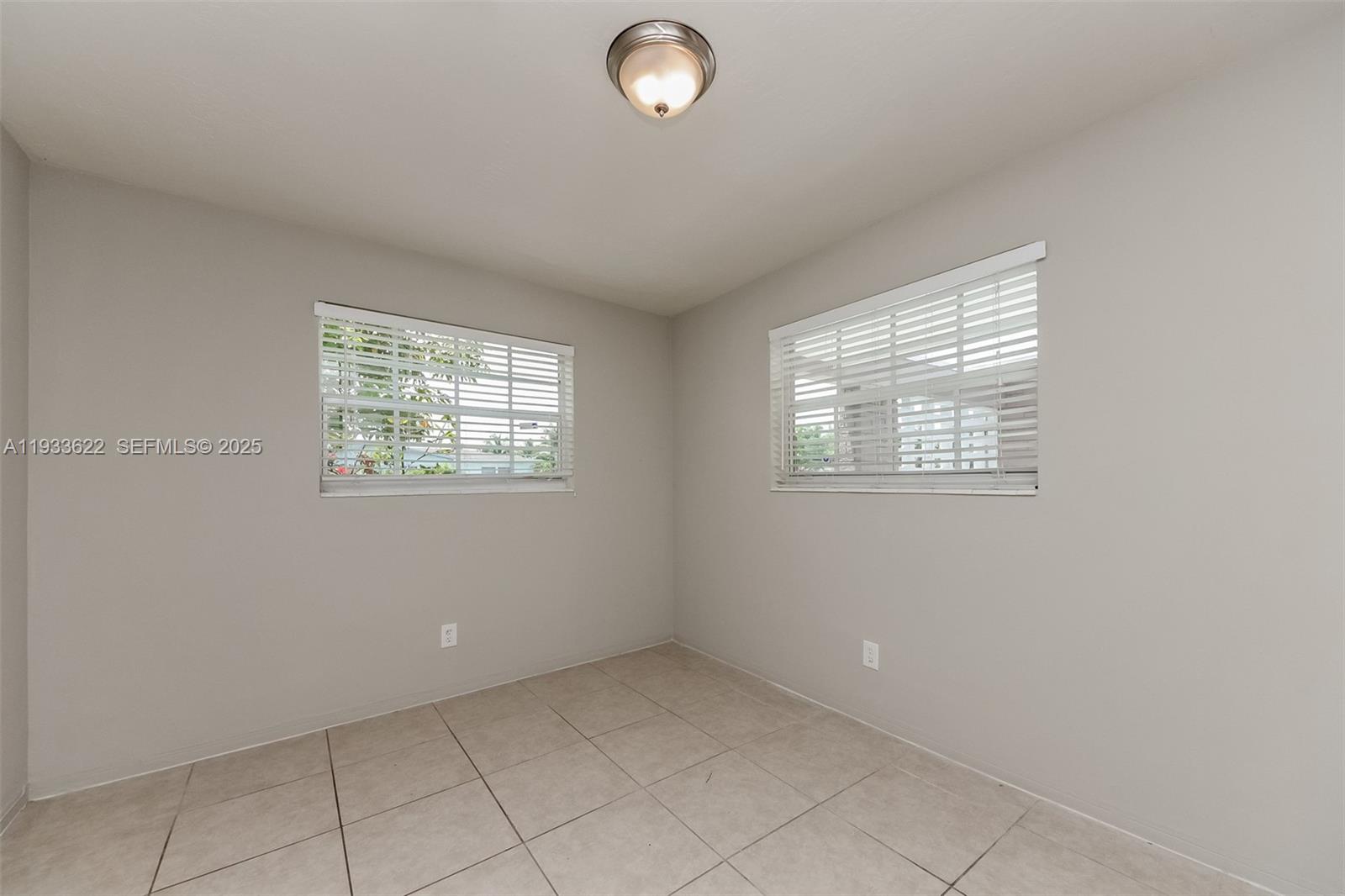 HOLIDAY VILLAGE SEC TWO - Residential Lease