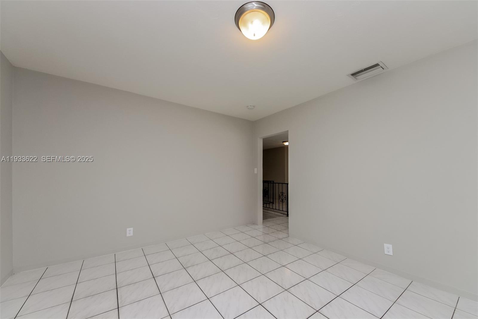 HOLIDAY VILLAGE SEC TWO - Residential Lease