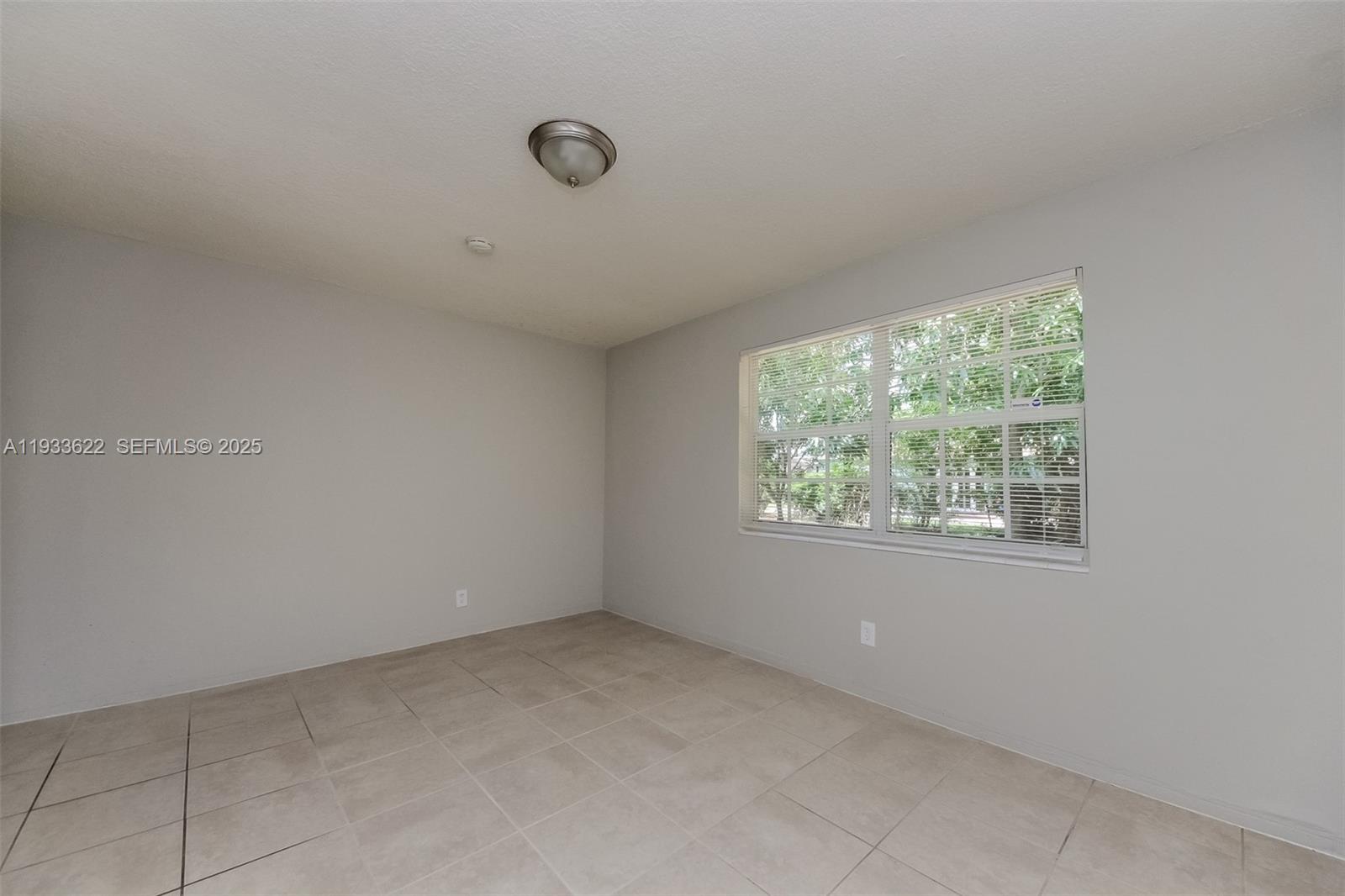 HOLIDAY VILLAGE SEC TWO - Residential Lease