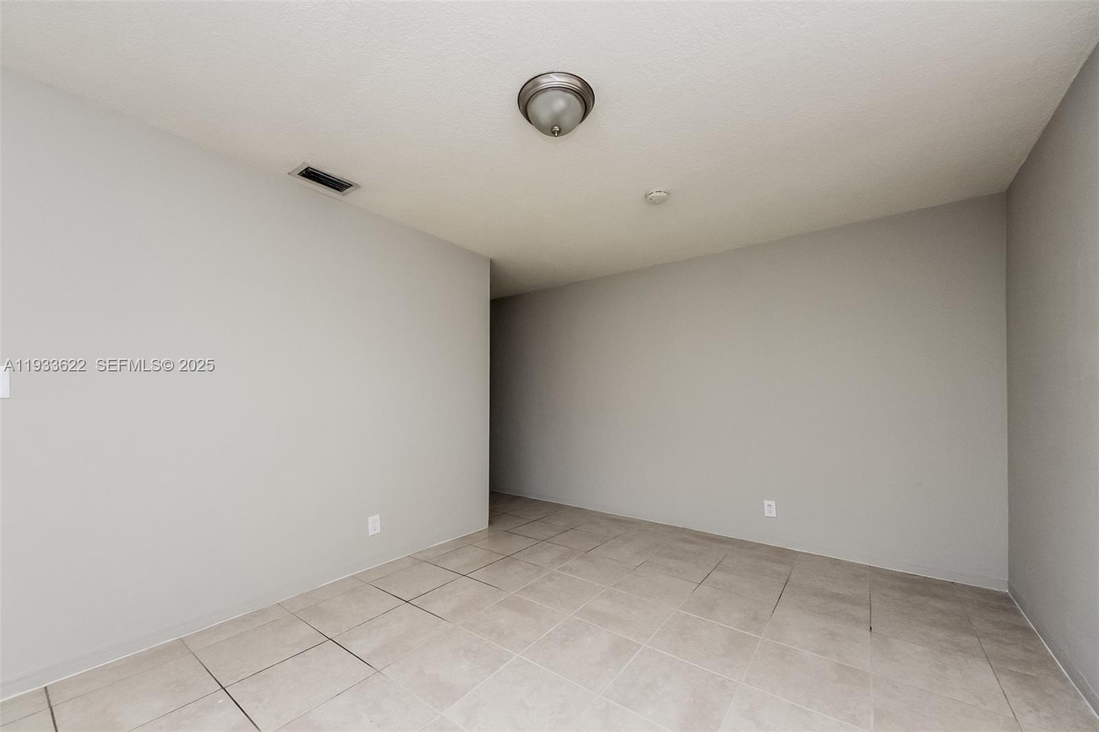 HOLIDAY VILLAGE SEC TWO - Residential Lease