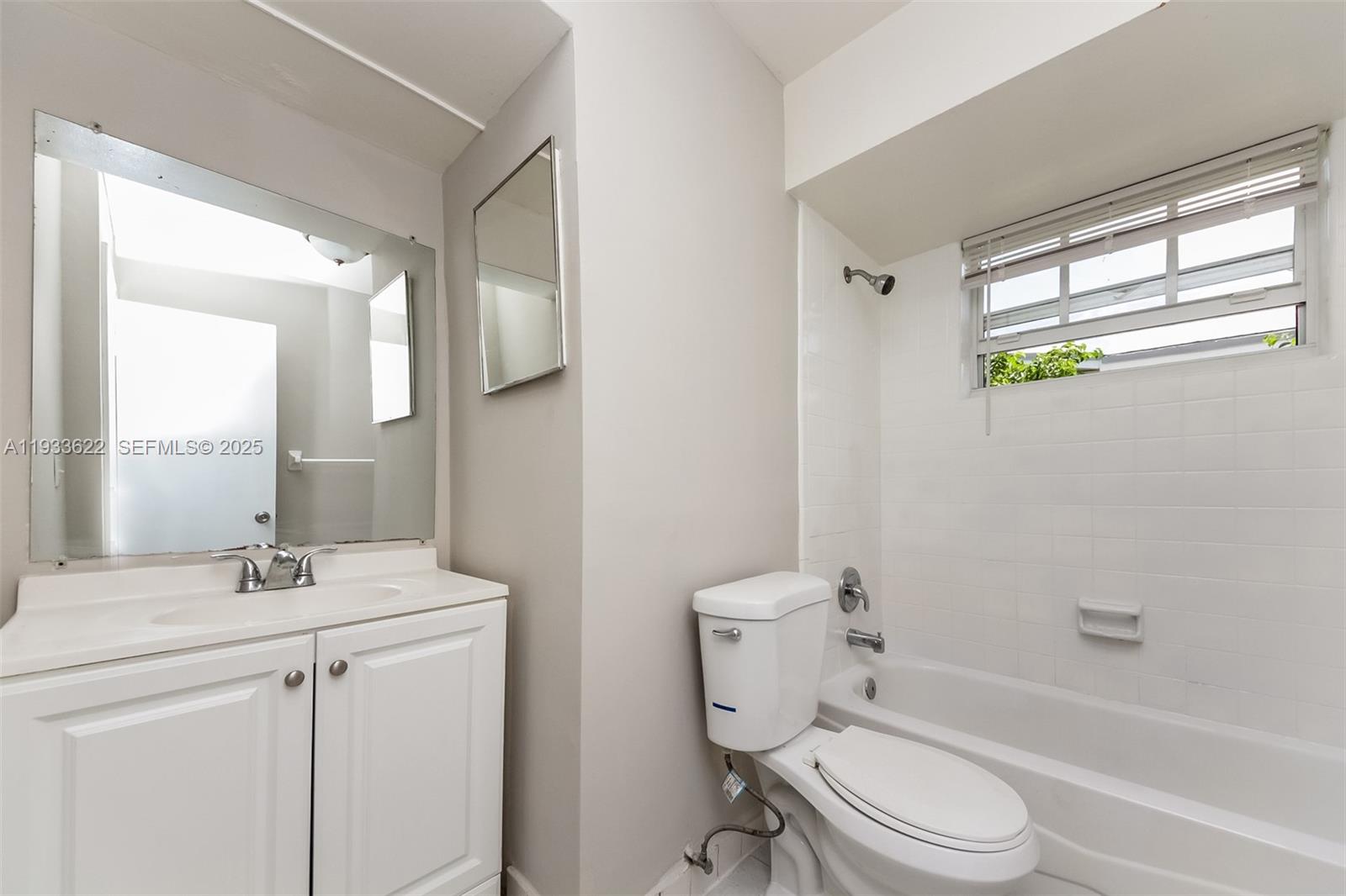 HOLIDAY VILLAGE SEC TWO - Residential Lease