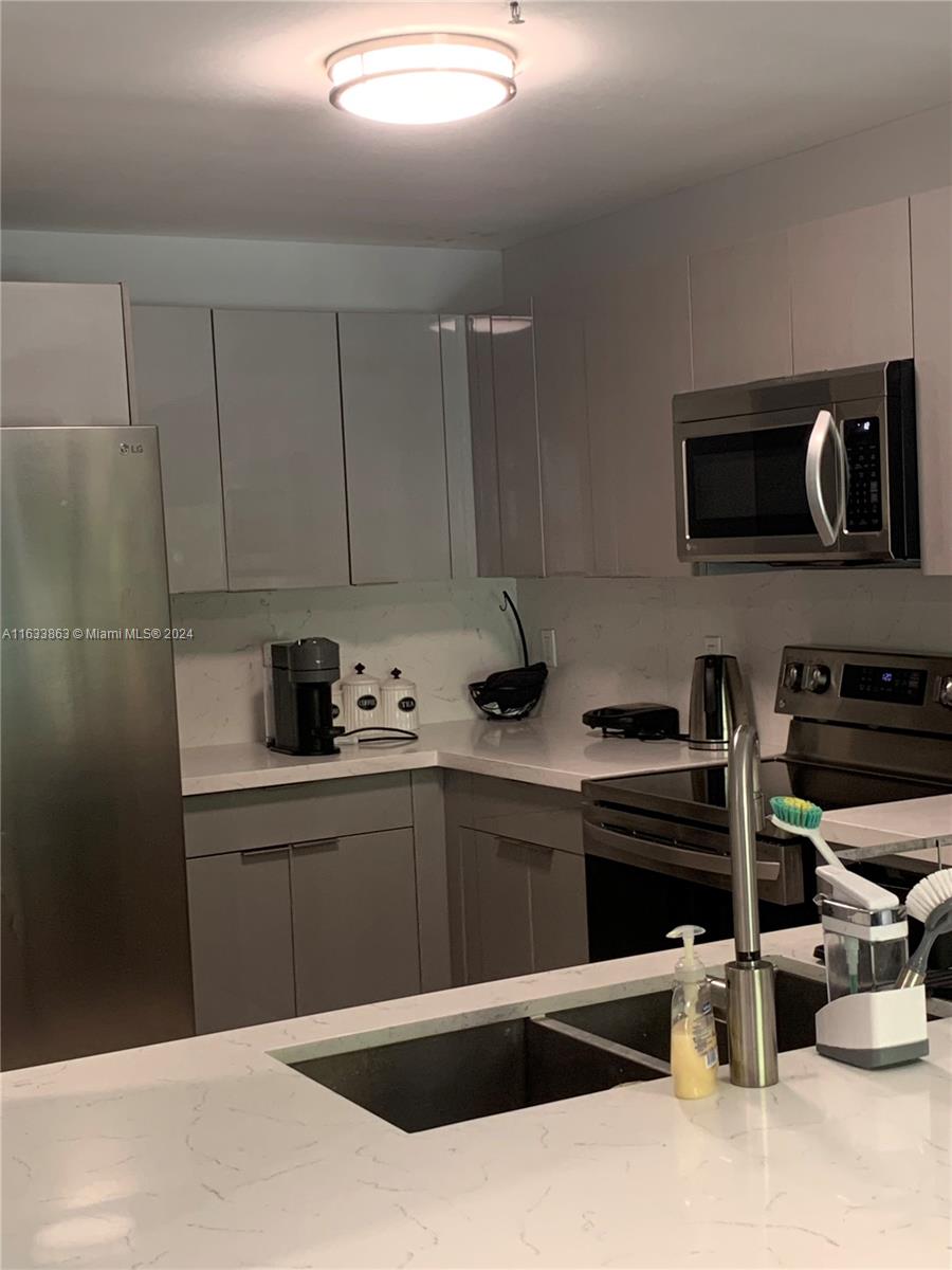 PROMENADE SHORES AT DORAL - Residential Lease