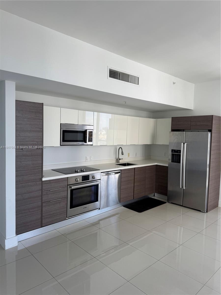 BRICKELL TEN CONDO - Residential Lease
