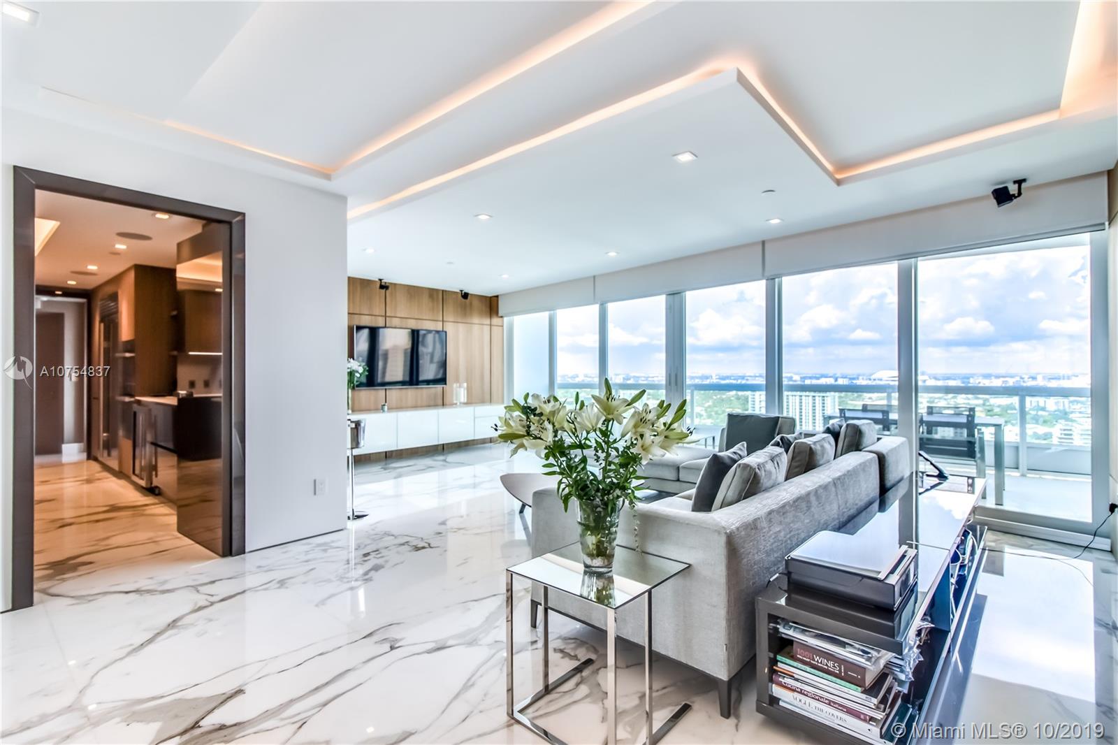 SANTA MARIA CONDO - Residential