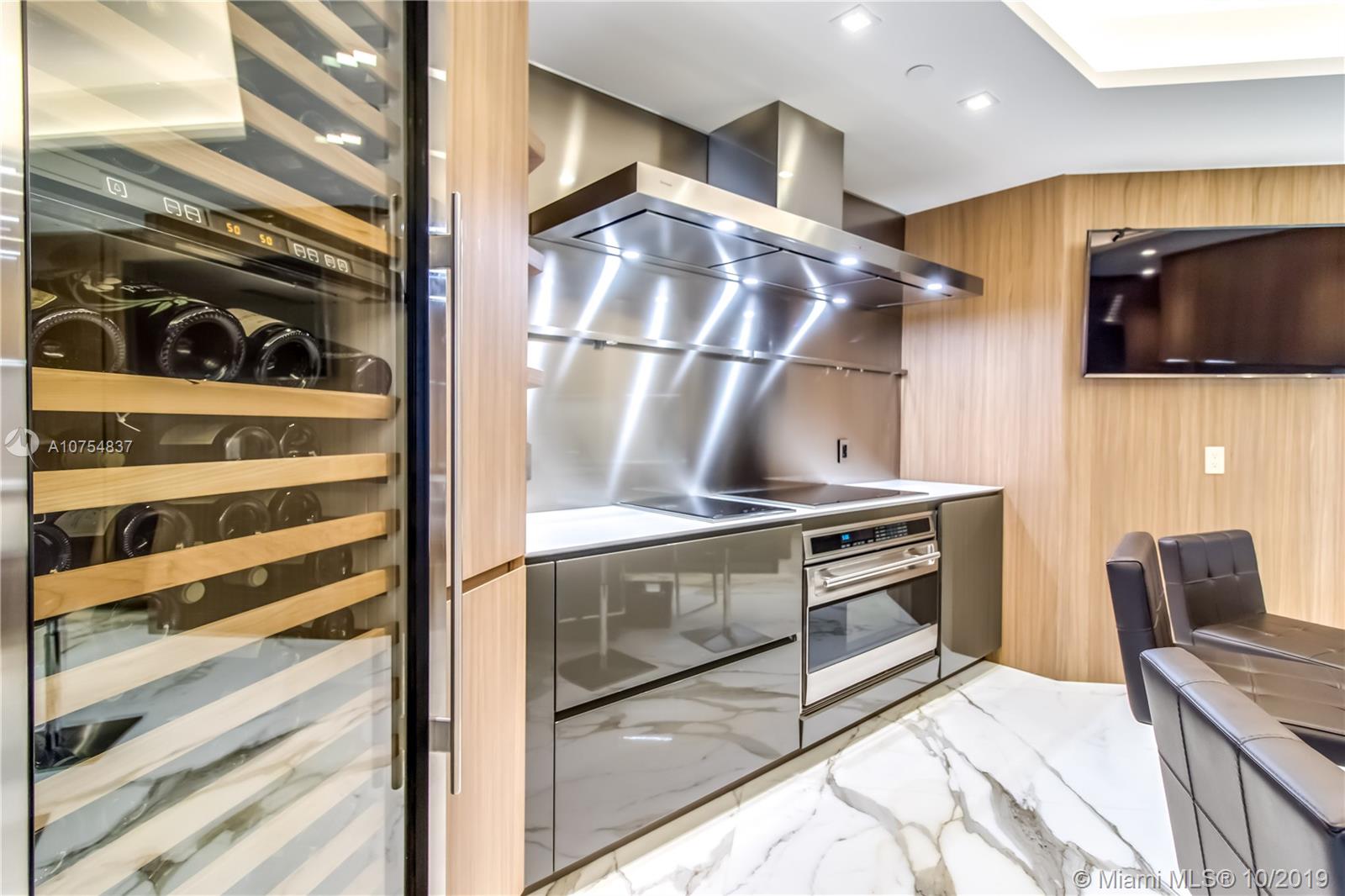 SANTA MARIA CONDO - Residential